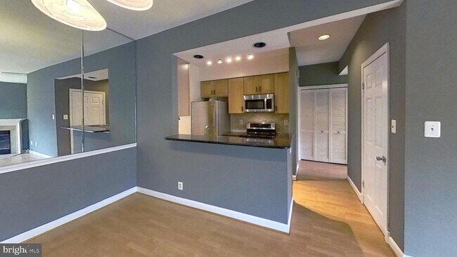 Building Photo - 5917 Barbados Pl