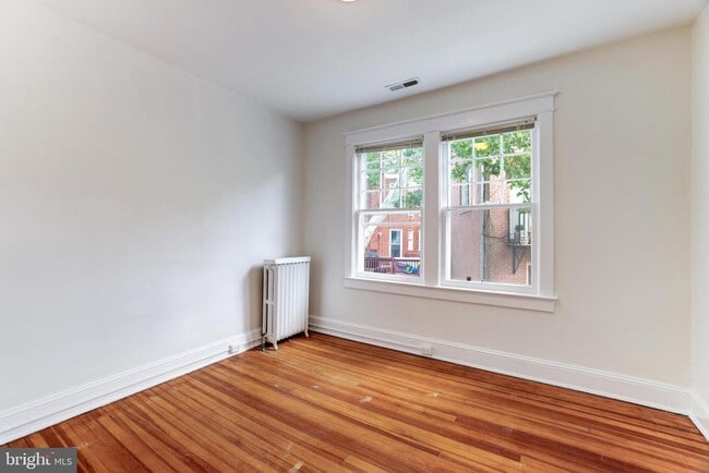 Building Photo - 2015 Allen Pl NW