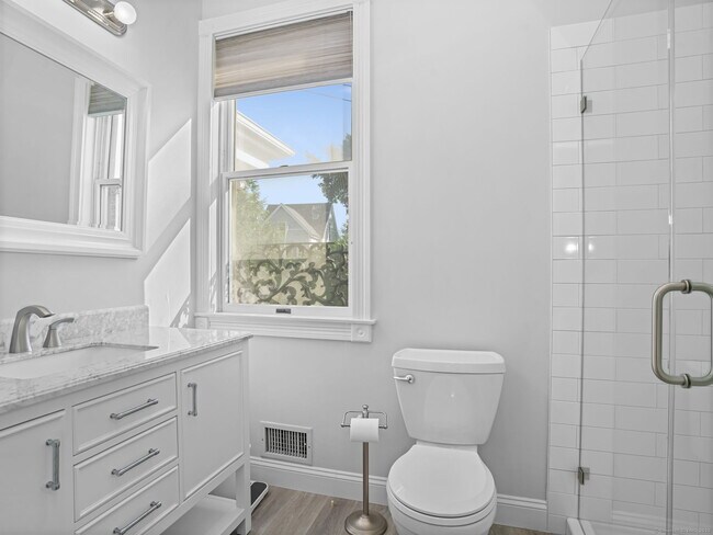Building Photo - 3 E Beach Dr