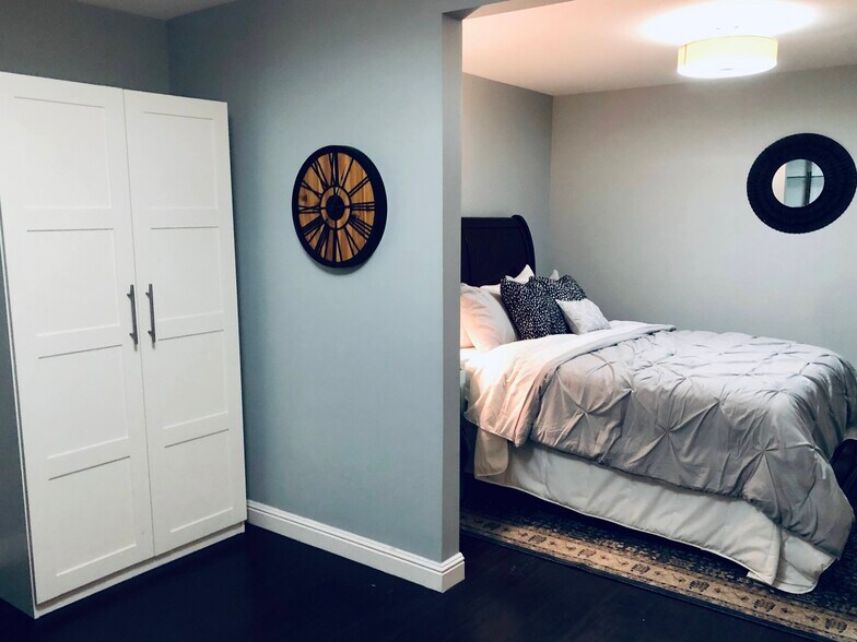 Building Photo - 949 62nd St