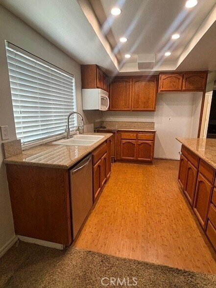 Building Photo - 7083 E Shorecrest Dr