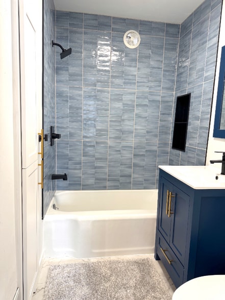 Building Photo - 735 N 6th Ave