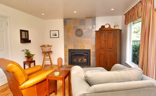 Building Photo - Beautiful 4 Bedroom Home Near Sweeney Ridge Trail