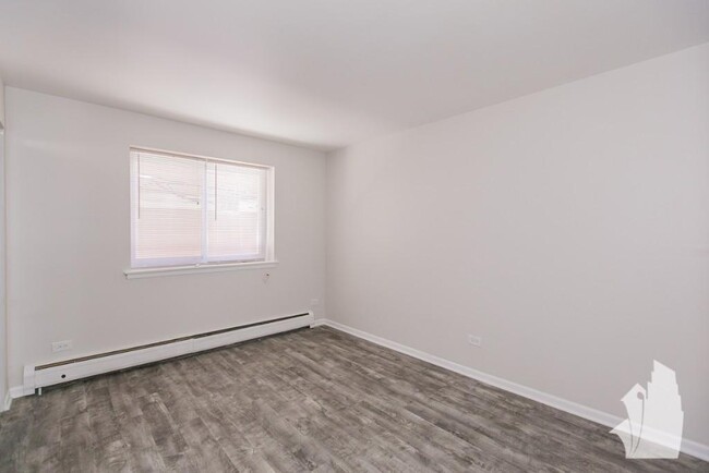 Building Photo - 1 bedroom in Chicago IL 60660