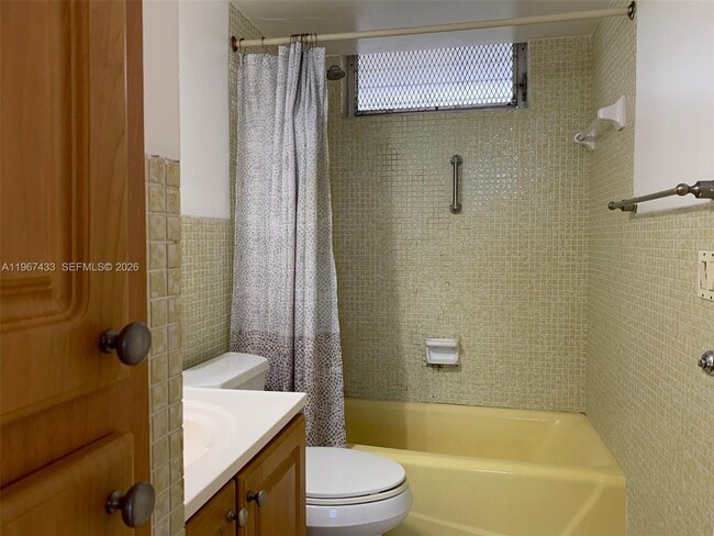 Building Photo - 2859 Leonard Dr