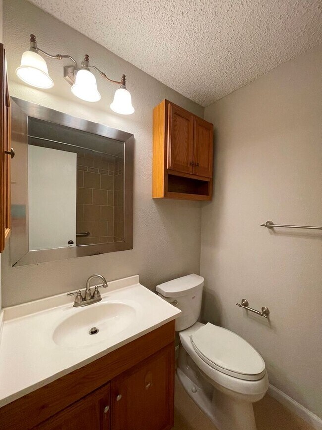 Building Photo - Great Condo for lease in North Austin!