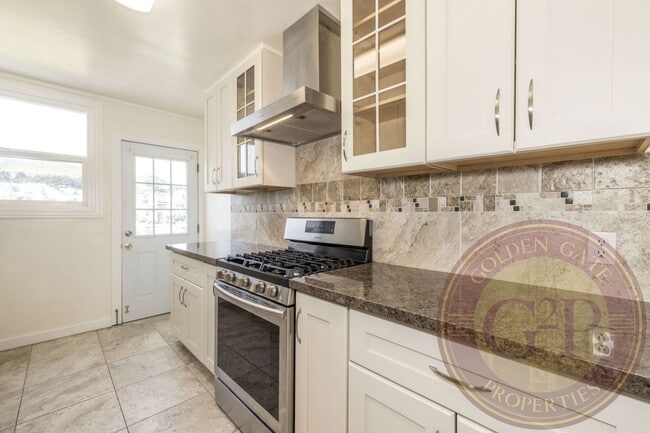 Building Photo - Collingwood Street - 450-452