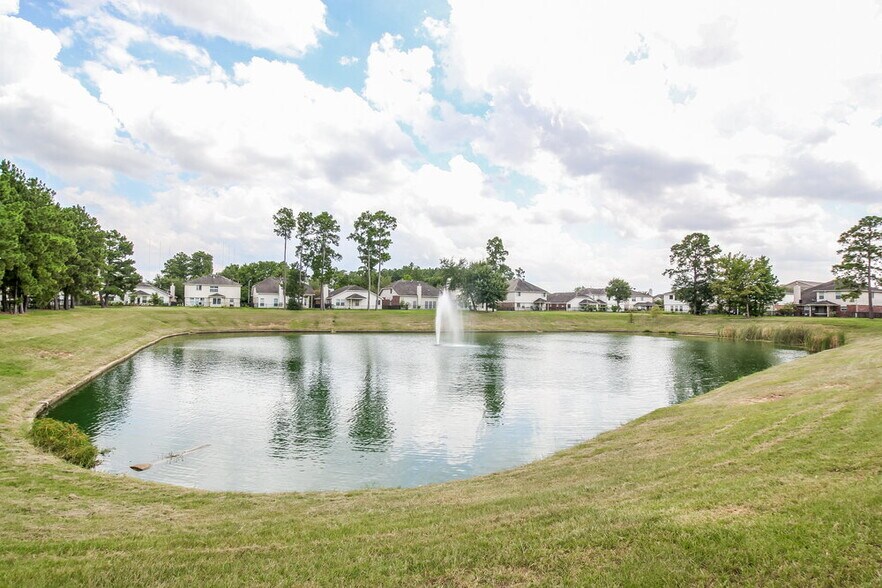 Building Photo - 14819 Olde Manor Ln