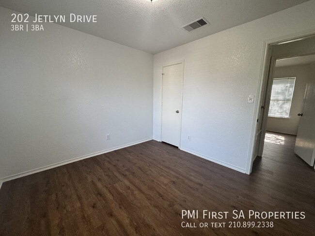Building Photo - 202 Jetlyn Dr