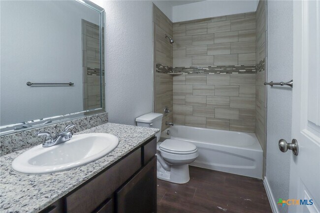 Building Photo - 5005 Rose Gdn Lp