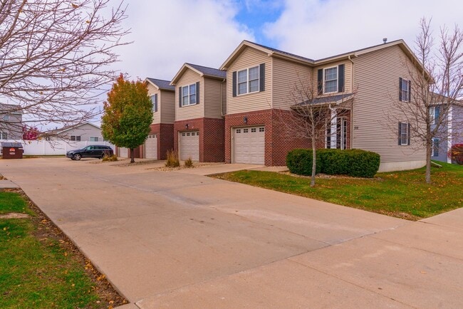 Building Photo - 1112 Ekstam Dr