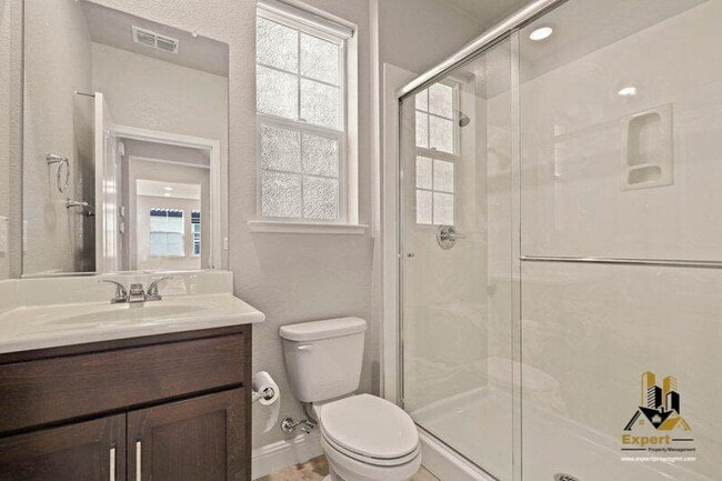 Building Photo - 232 Rochdale St