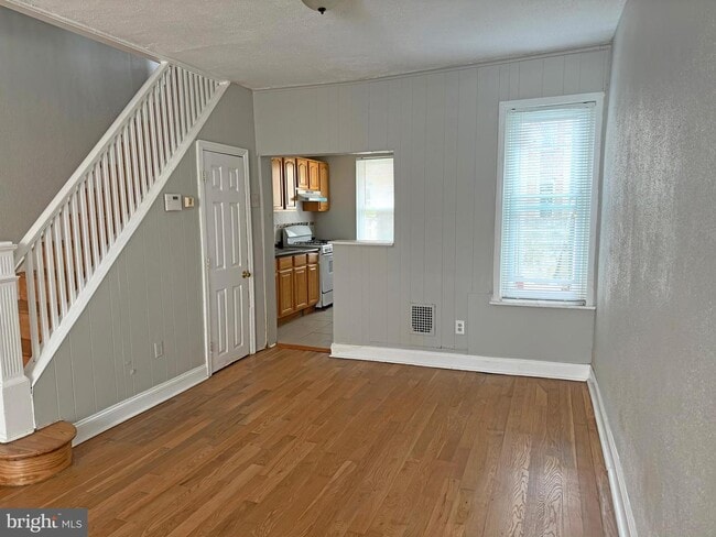 Building Photo - 1528 S Hollywood St