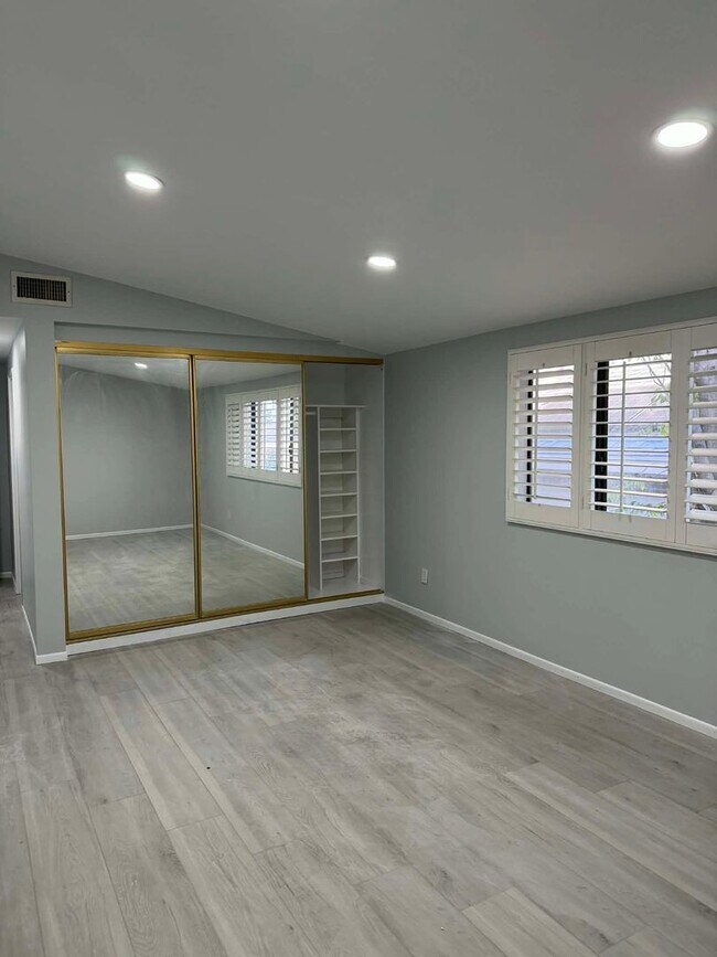 Building Photo - Stunning Single-Story Granada Hills Pool Home | 3 Bed | 2 Bath | 2,500 Sq Ft