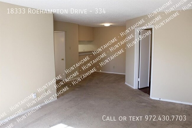 Building Photo - 18333 Roehampton Dr