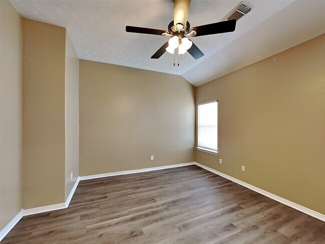 Building Photo - 2315 Perkins Crossing Dr