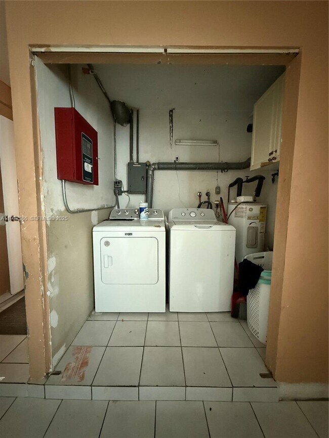 Building Photo - 2706 Montego Dr