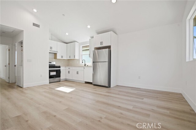 Building Photo - 9241 1/2 Firth Blvd
