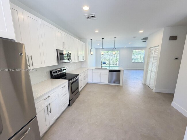 Building Photo - 20951 Vía Oleander