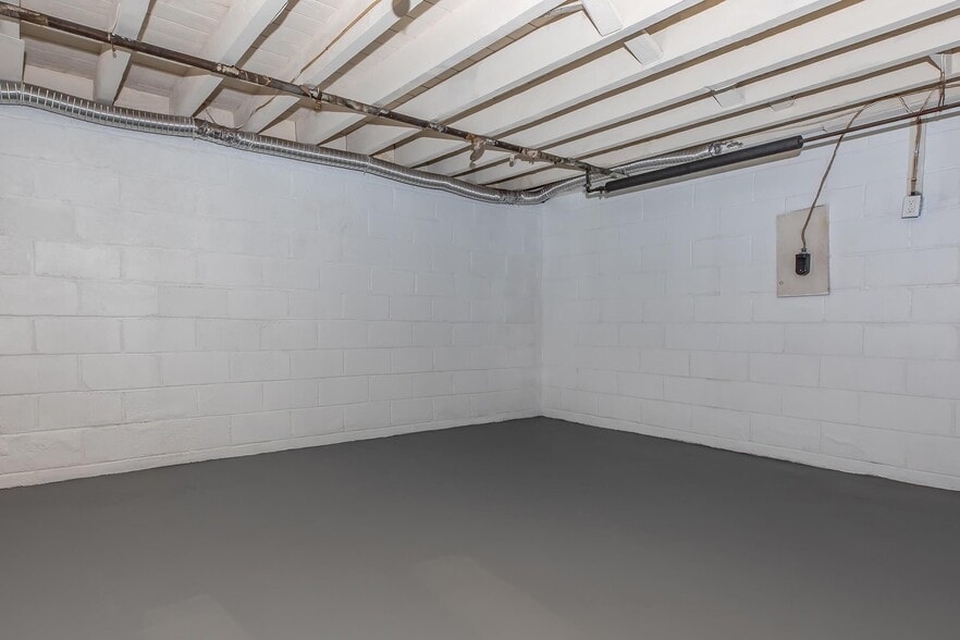 Building Photo - 114 Wayne Rd