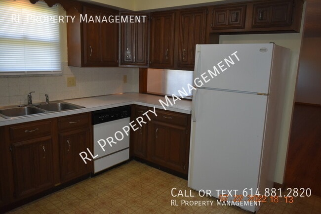 Building Photo - WAIVED APPLICATION FEE(S) AND 1 MONTH FREE...