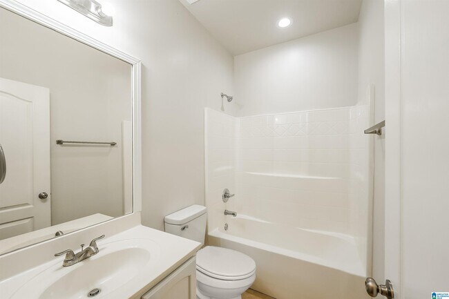 Building Photo - 6459 Southern Trace Dr