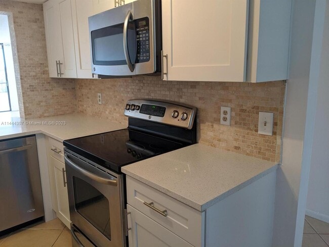 Building Photo - 2070 Homewood Blvd