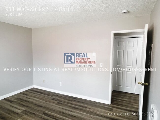 Building Photo - 911 Charles St