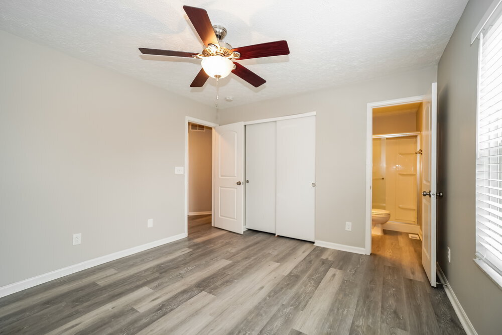 Building Photo - 5945 Whitehaven Dr