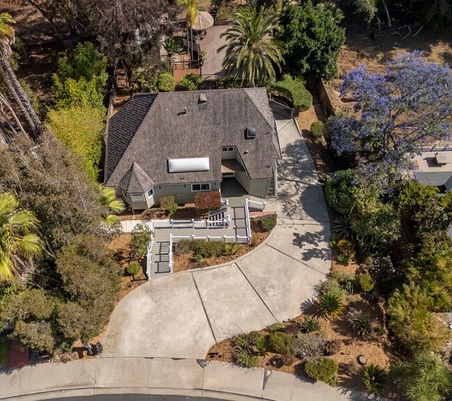 Building Photo - Hillside La Mesa, single family home, 3Bed...