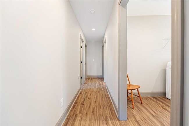 Building Photo - 300 Cottage Hl Ct