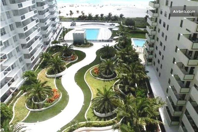 Building Photo - Amazing location: Close to Lincoln & the beaches: 1bed/1bath at the iconic Decoplage: available n...