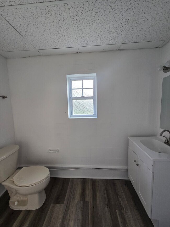 Building Photo - 1001 N Bracewell Dr