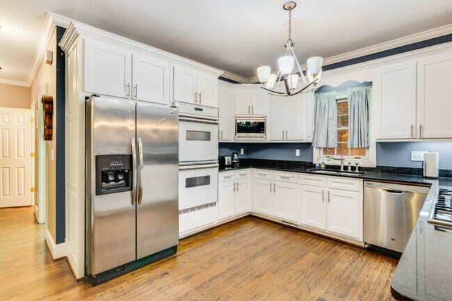 Building Photo - 2531 Old Salem Cir SE