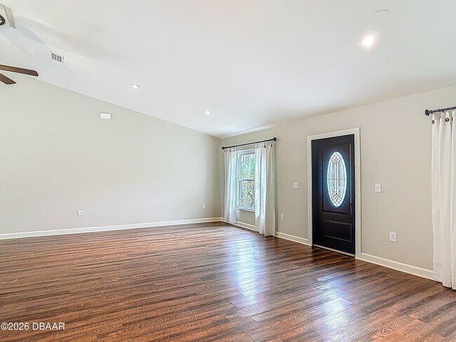 Building Photo - 14 Zollinger Pl