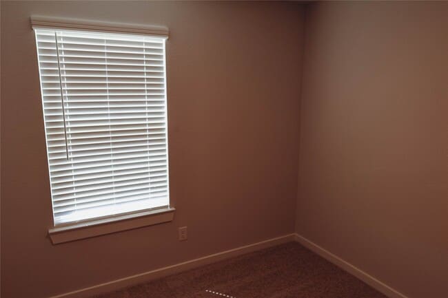 Building Photo - 8598 Blueberry Ash St