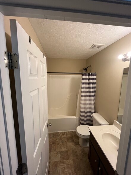 Building Photo - 782 Fire Break Dr