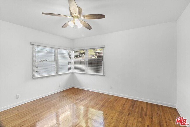 Building Photo - 920 Carrillo Dr