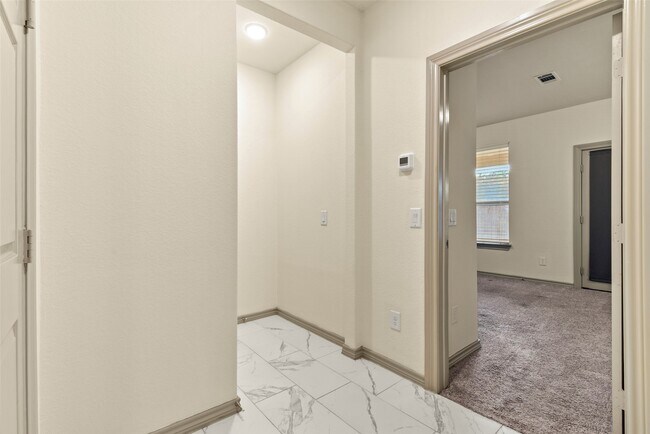 Building Photo - 2123 Sequoia Woods Dr