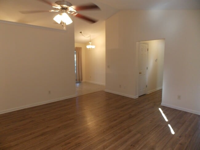 Building Photo - 716 Lilly Naz Ln