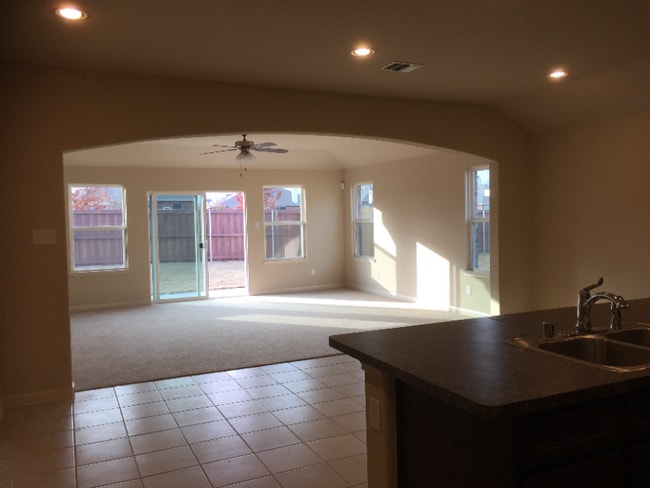 Building Photo - 4655 Elderberry St