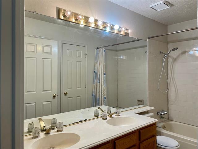 Building Photo - 2332 Forestbrook Dr