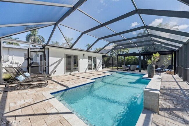 Building Photo - 1236 13th Ave N