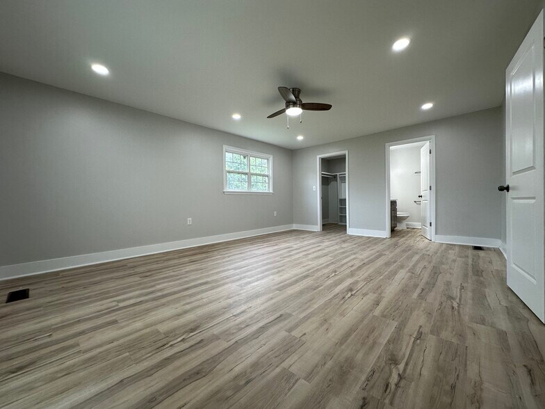 Master Bedroom - 510 2nd Ave S