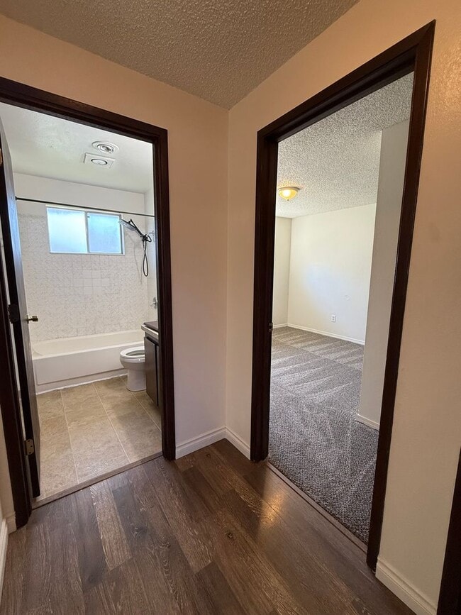 Building Photo - 141-143 E Home Ave