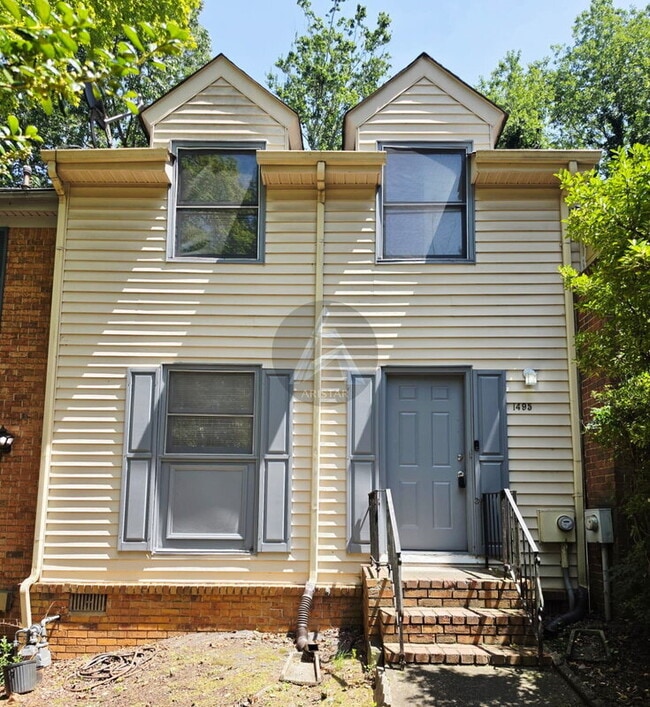 Building Photo - 1495 Bentley Ln SE