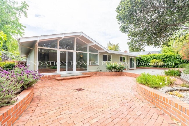 Primary Photo - Immaculate 3BR Home! Enjoy A/C and Your Own Private Yard! FOUNDATION