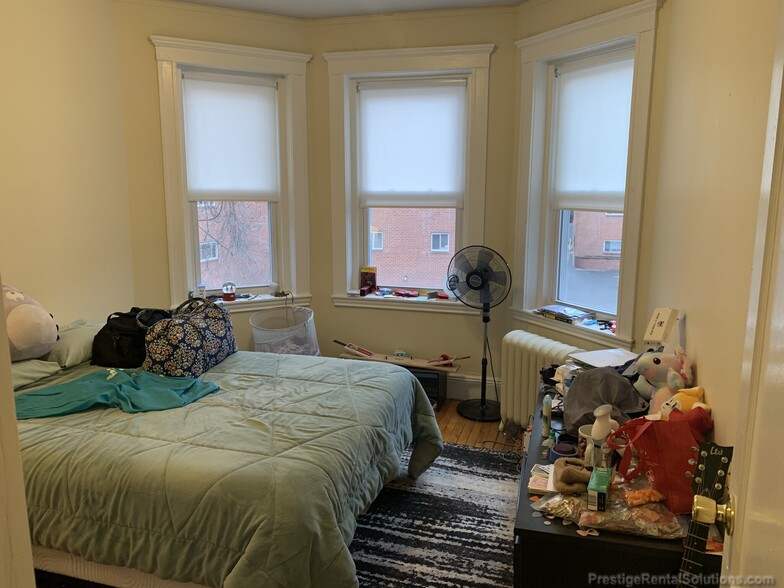 Building Photo - 65 Wood Ave