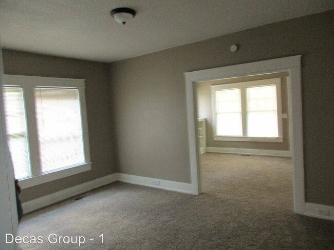 Building Photo - 3 br, 1 bath House - 1020 14th Place SW