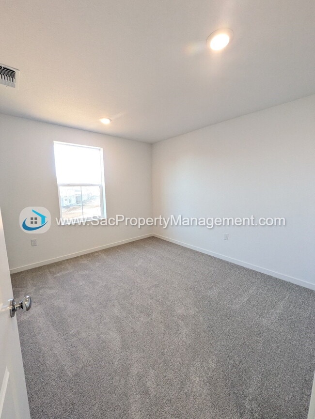 Building Photo - Brand NEW 3 Bed 2.5 Bath Single Family Hom...